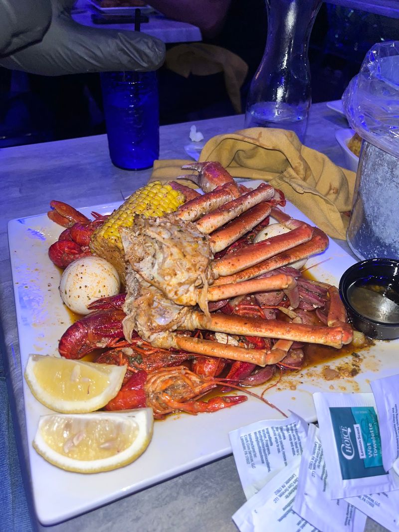 The Low Country Boil Brings The Whole Party To One Plate