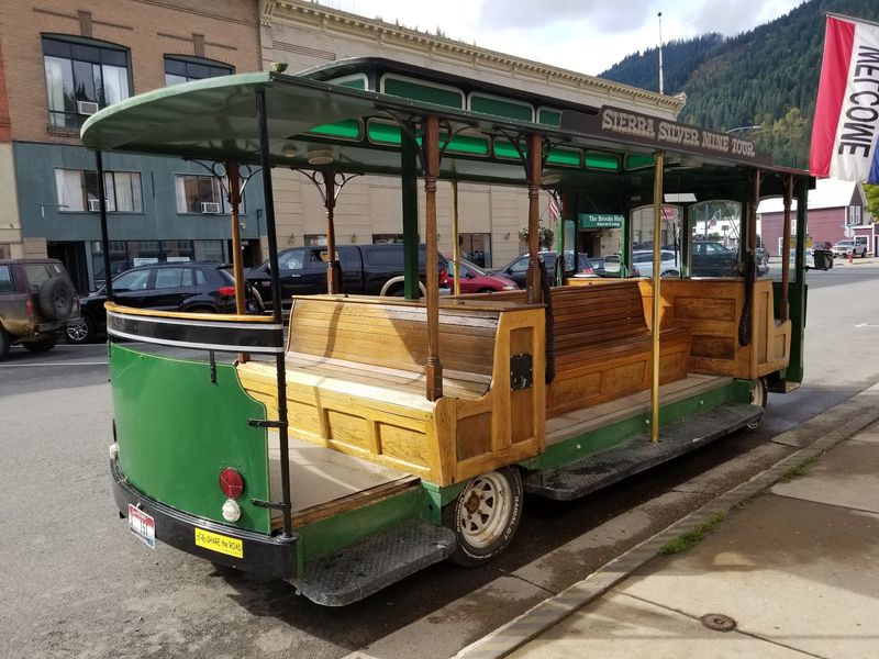 Idaho's Silver Valley Has A Mine Tour That Takes You Underground On A Trolley - Decor Hint Rocks, Souvenirs, And A Town Loop