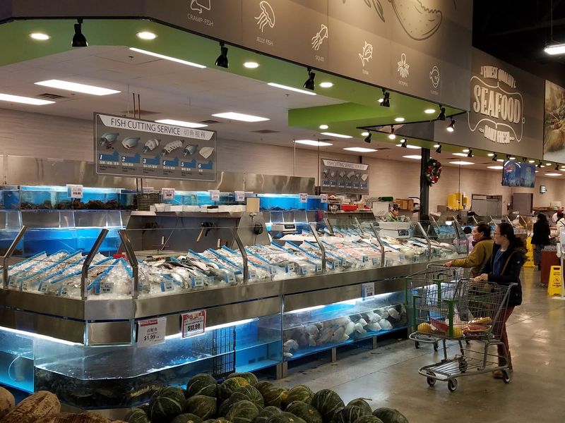 Seafood Tanks That Steal The Show
