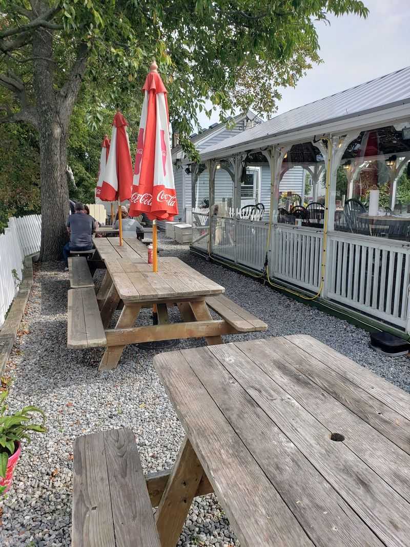 Edd's Place, Westbrook