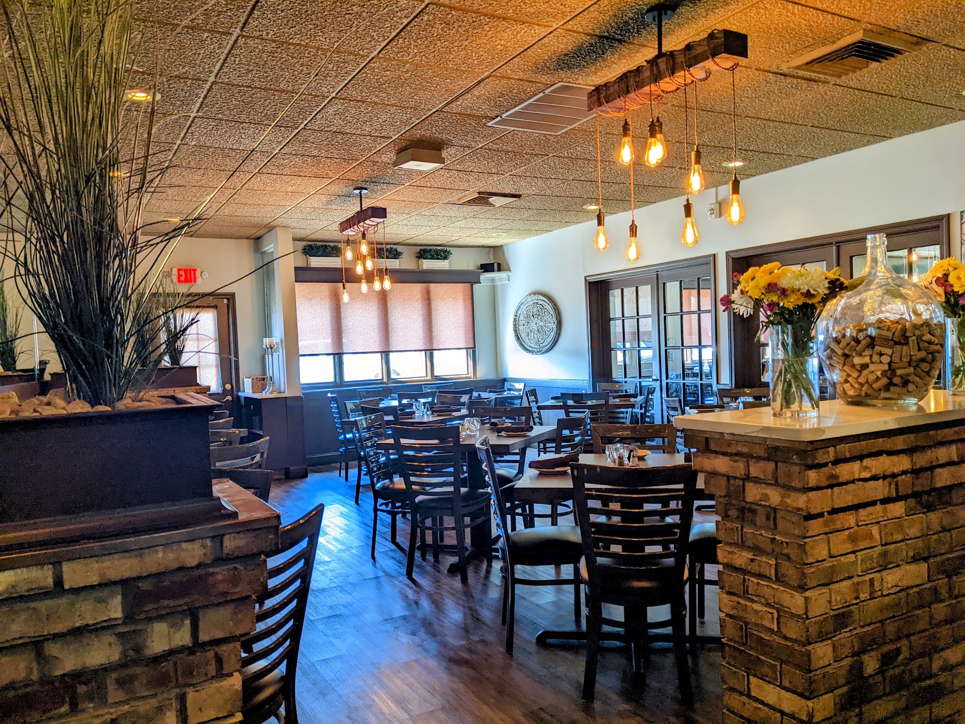 These 11 Secret Italian Restaurants In Connecticut That Locals Swear Are Perfect For Fall Evenings - Decor Hint Biagetti's, West Haven