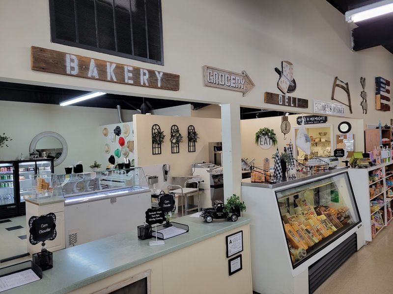 Made-To-Order Sandwiches Turn A Grocery Stop Into Lunch