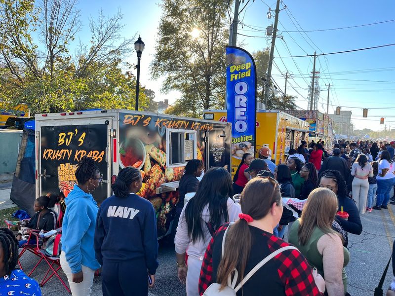 The Small South Carolina Town That Hosts A Massive Harvest Festival Every Fall - Decor Hint The Streets Join In