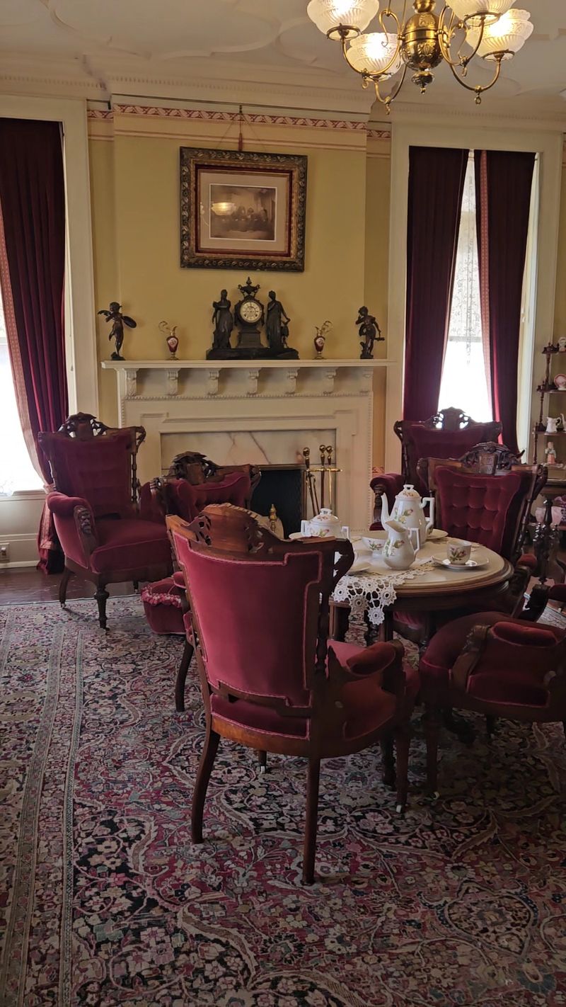 Holiday Decorations That Suit A Victorian Home