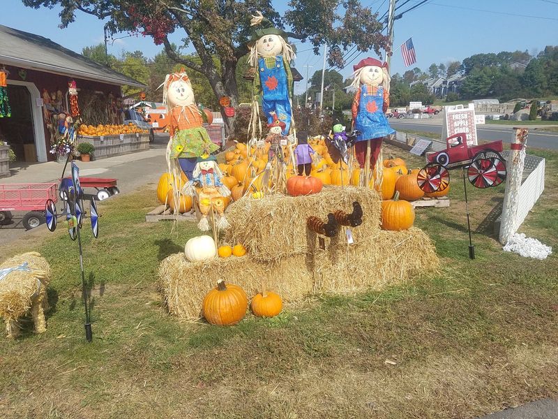 An Entire Village Of Pumpkin People Comes To Life At This Connecticut Fall Attraction - Decor Hint A Whimsical Fall Village Unlike Any Other