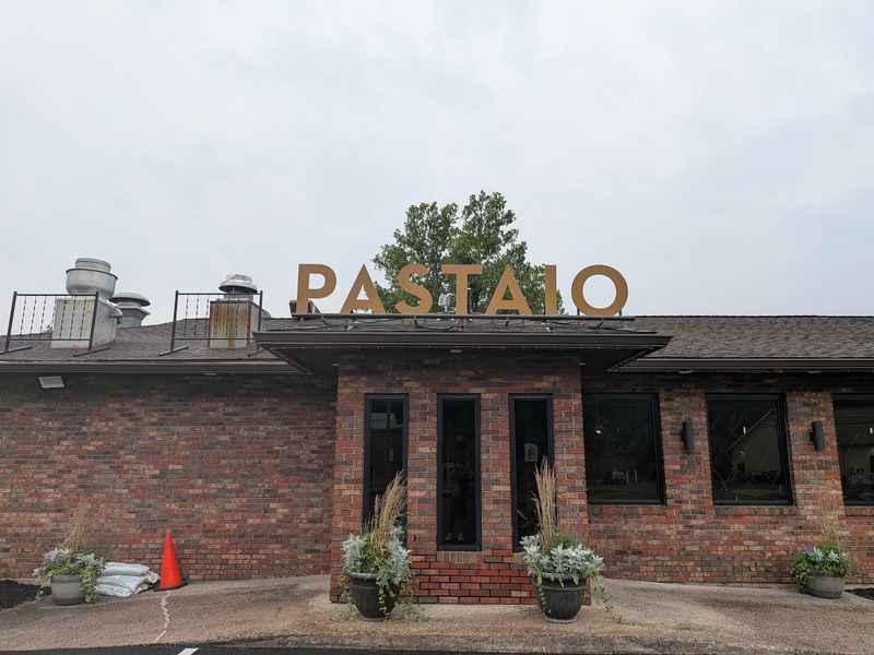 This Small Connecticut Restaurant Serves Fresh Pasta Worth Crossing The State For - Decor Hint Middletown’s Downtown Scene Sits Right Outside