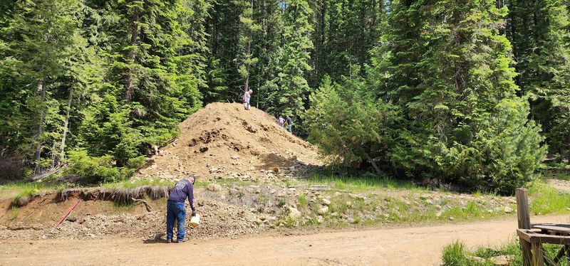Idaho Is Home To The Only Place In North America Where Visitors Pick Up Six-Sided Opal-Like Hexagons Called Emerald Creek Garnets - Decor Hint Why Nobody Digs In The Creek Anymore