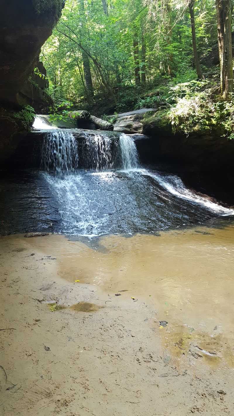 Rock Bridge Hike Trail Head, Campton