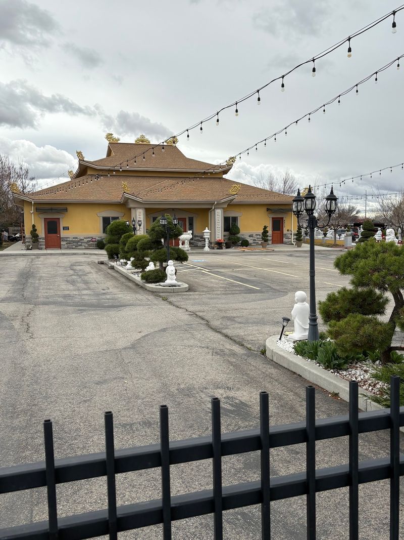 A West Boise Street With A Surprising Neighbor