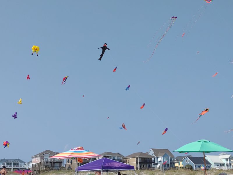 This North Carolina Beach Will Fill With Hundreds Of Giant Kites For One Colorful October Weekend - Decor Hint Enjoy The Festival Without Paying Admission Or Parking Fees