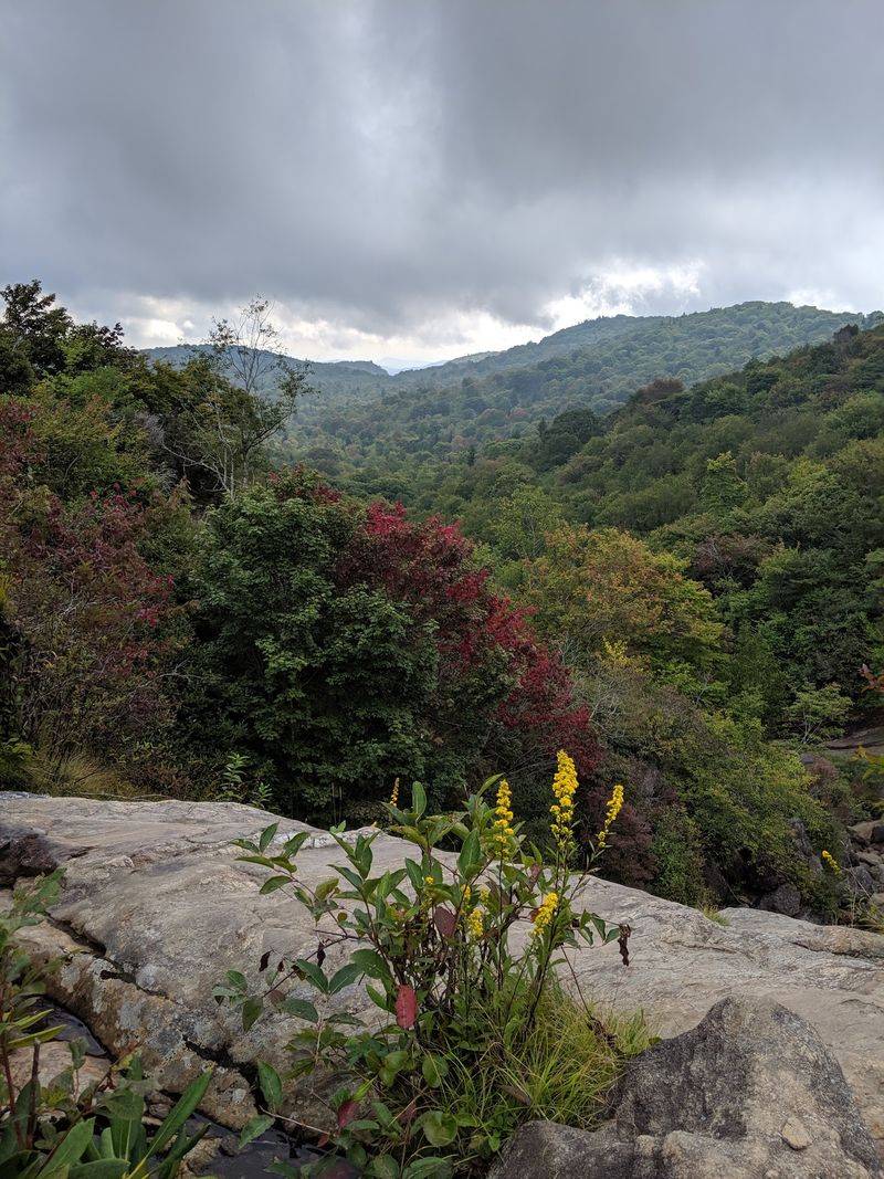 This Short North Carolina Hike Leads To Breathtaking Fall Scenery And Two Stunning Waterfalls - Decor Hint The Blue Ridge Parkway Is Open At Graveyard Fields For The 2026 Fall Season