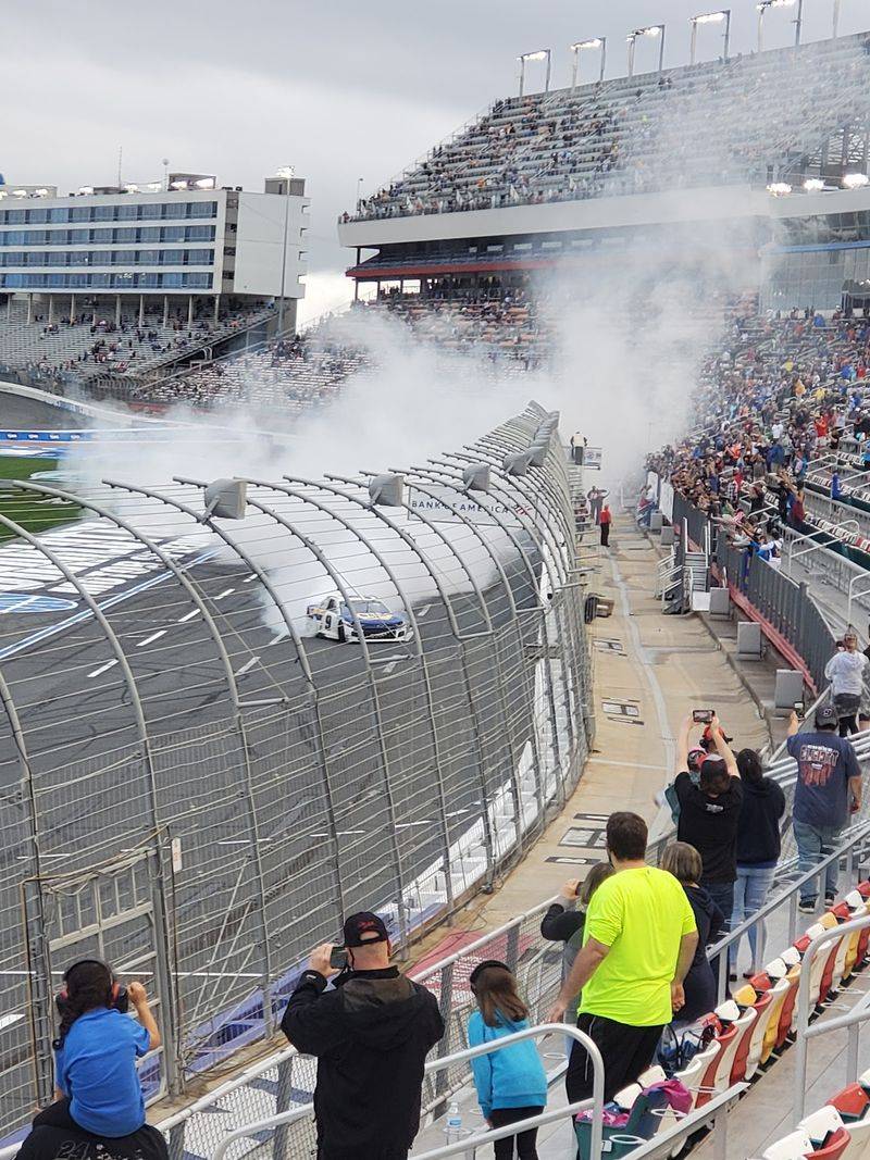 Catch A Live Pre-Race Concert Before Engines Fire Up