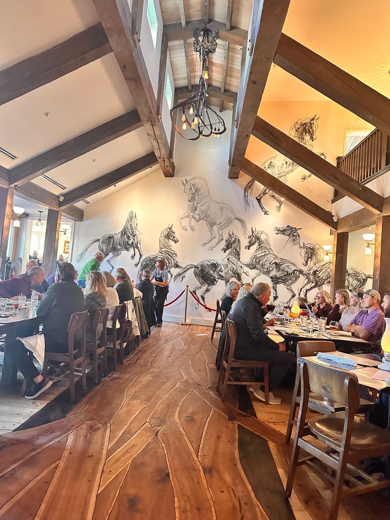 White Horse Inn, Metamora