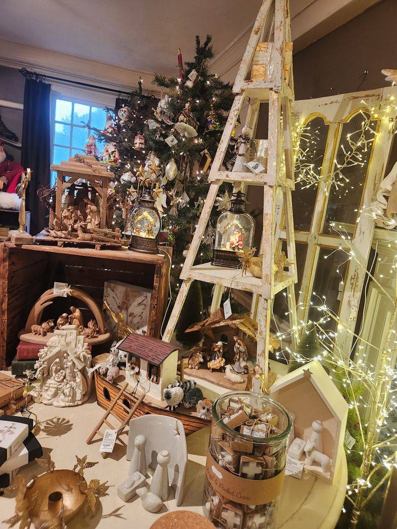 This Connecticut Christmas Shop Brings Old-World European Holiday Magic To Life All Year Long - Decor Hint Handcrafted Decorations And Festive Treasures