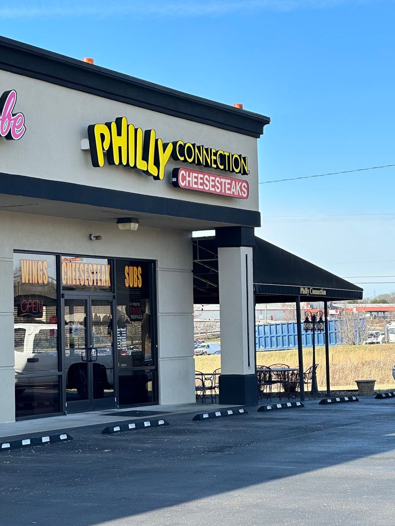 13 Kentucky Sandwich Shops That Locals Keep Recommending To Everyone They Know - Decor Hint Flashback Subs & More