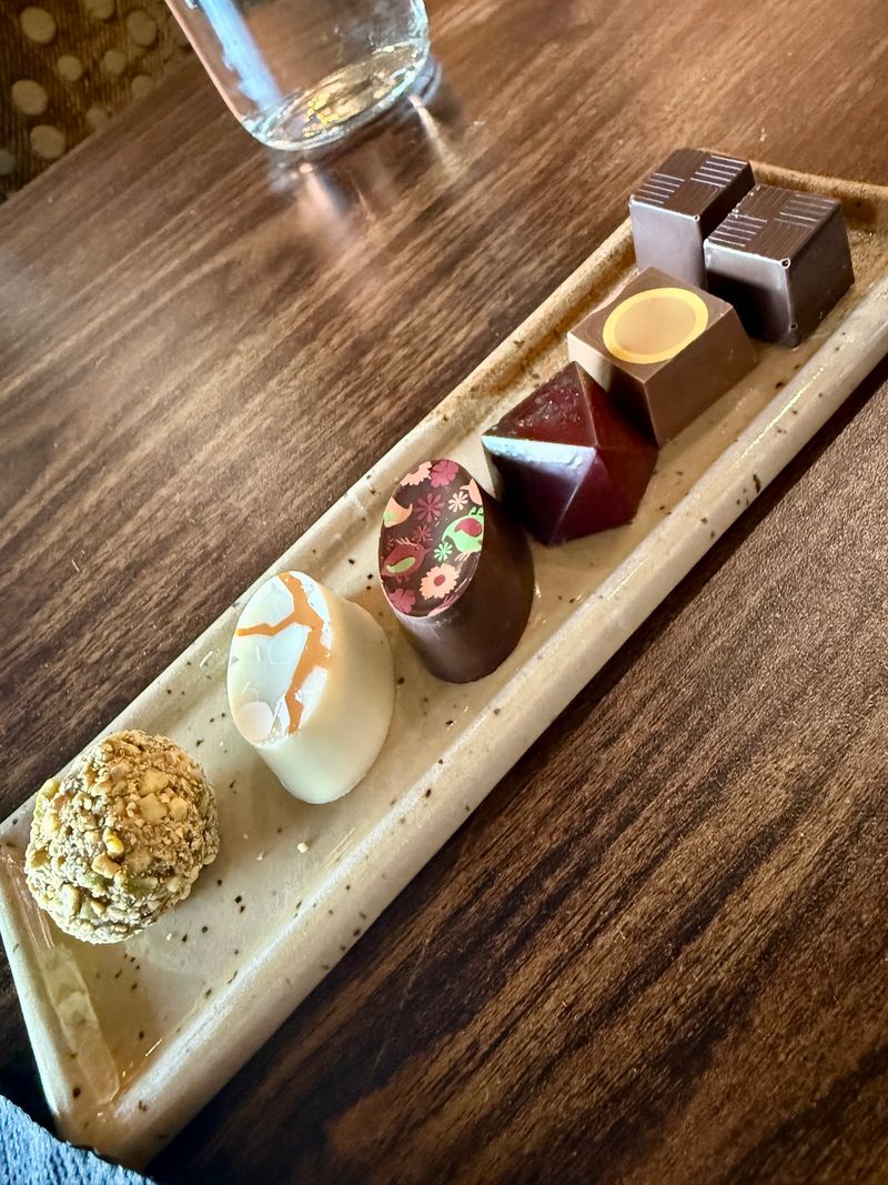 The Chocolate Bar In South Carolina That Makes Ordinary Desserts Feel Forgettable - Decor Hint Flavors With A Plot Twist