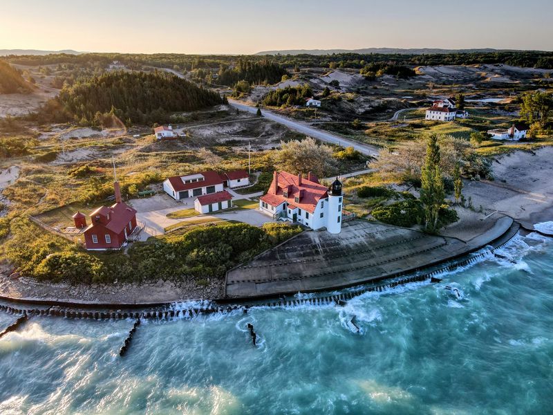 10 Scenic Lighthouses To See In Michigan On Your Next Great Lakes Road Trip - Decor Hint Point Betsie Lighthouse, Frankfort