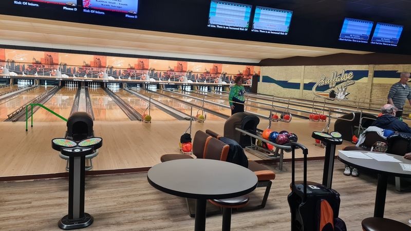 League Night Is Where The Regular Bowlers Shine