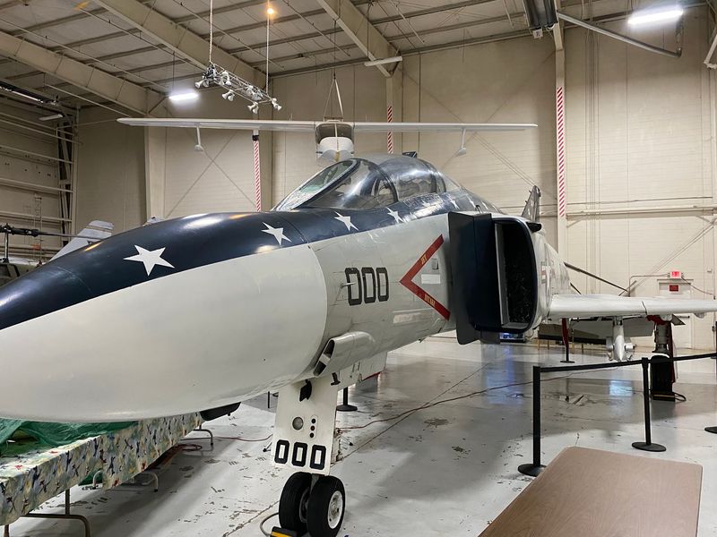 This Little-Known Aviation Museum In Kentucky Will Send Your Top Gun Dreams Soaring - Decor Hint Record Breakers And Flying Cameras