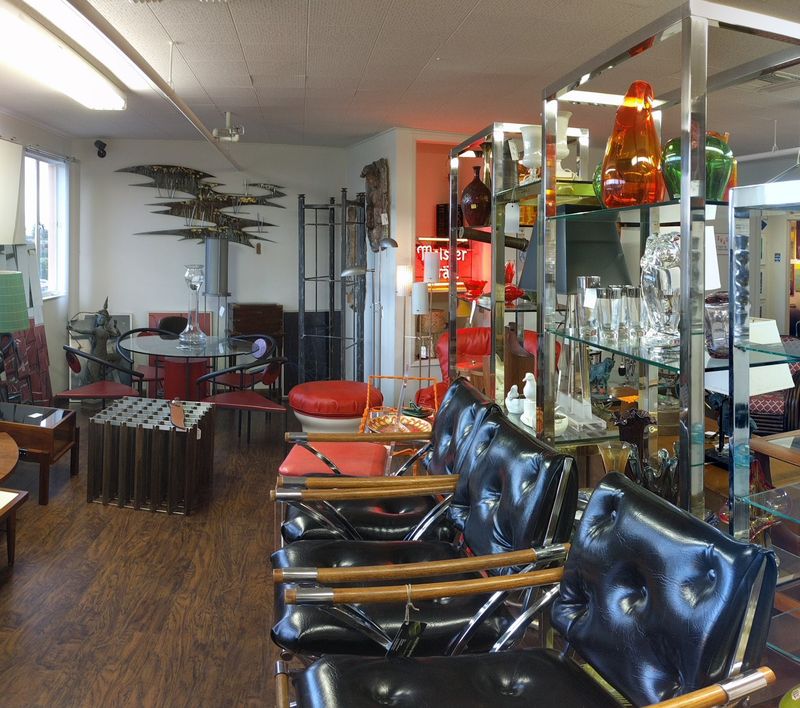 12 California Antique Stores We Ranked Among The Best For Vintage Finds - Decor Hint Sunny Dunes Antique Mall