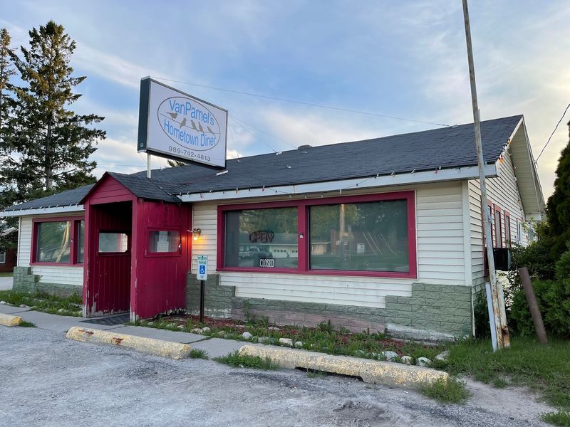 VanPamel's Hometown Diner, Hillman