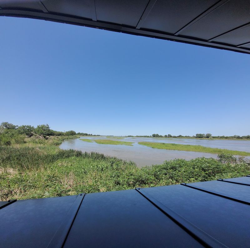 Over 400,000 Sandhill Cranes Roost At This Nebraska Sanctuary And Viewing Blinds Book Up By Winter - Decor Hint A Fresh Visitor Center With the River Right Outside