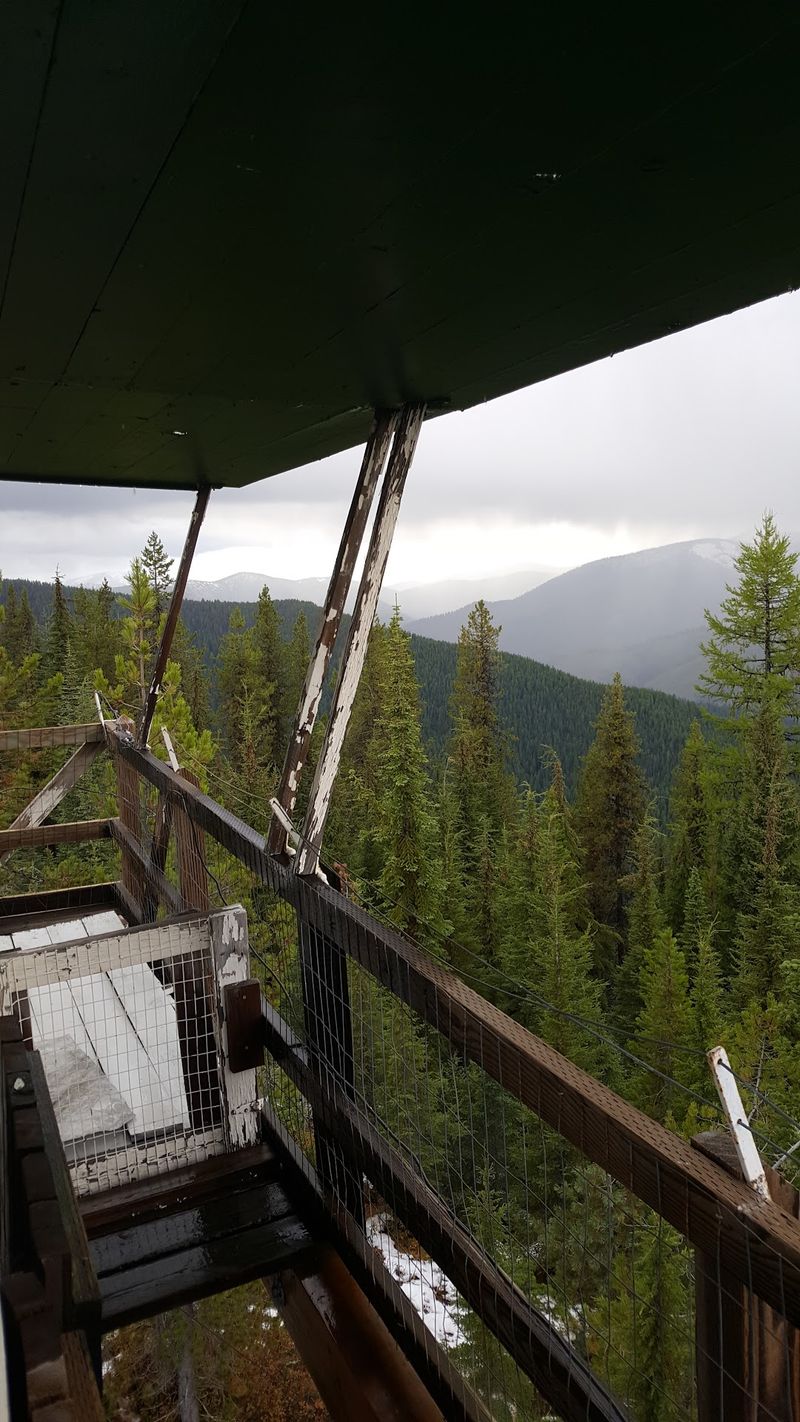 At 7,014 Feet This Idaho Lookout Tower Rents Overnight Stays Above The Treetops - Decor Hint Who Will Love It Here, And Who Should Skip It