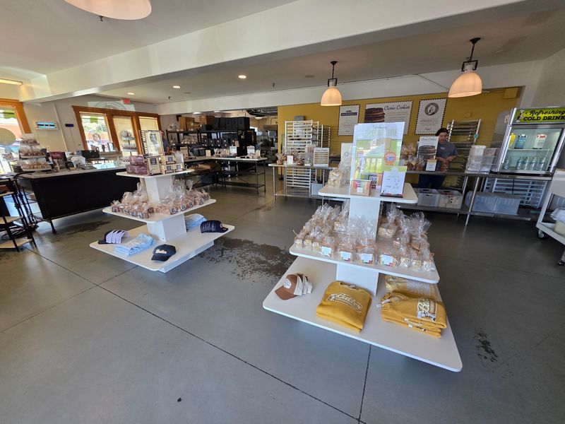 10 California Roadside Bakeries Worth Stopping For On A Weekend Drive - Decor Hint Brown Butter Cookie Company, Cayucos