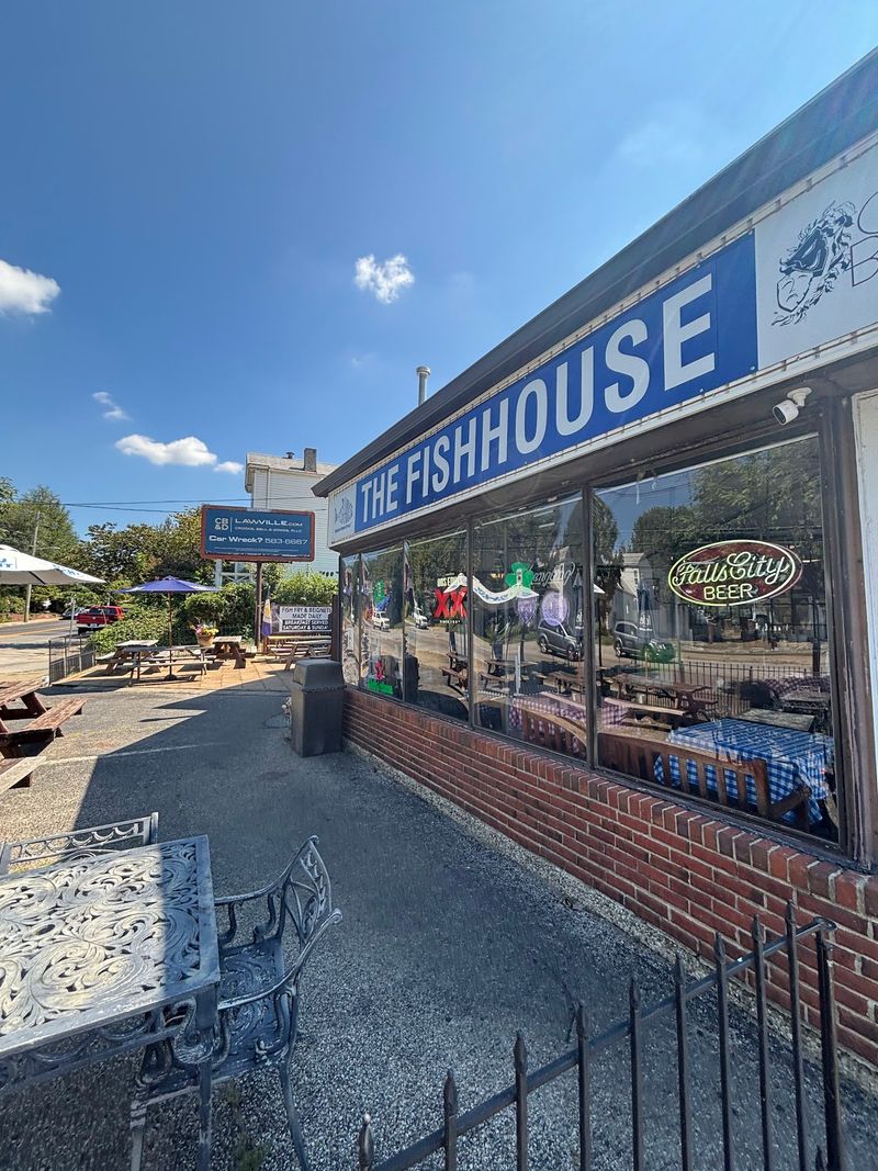 These 10 Gluten-Free Friendly Restaurants In Kentucky Are Worth The Drive - Decor Hint The Fish House, Louisville