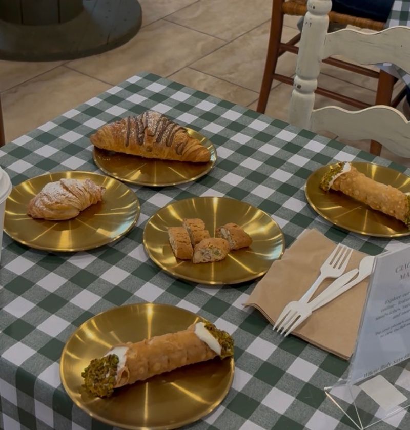 Cannoli Worth Crossing The County For