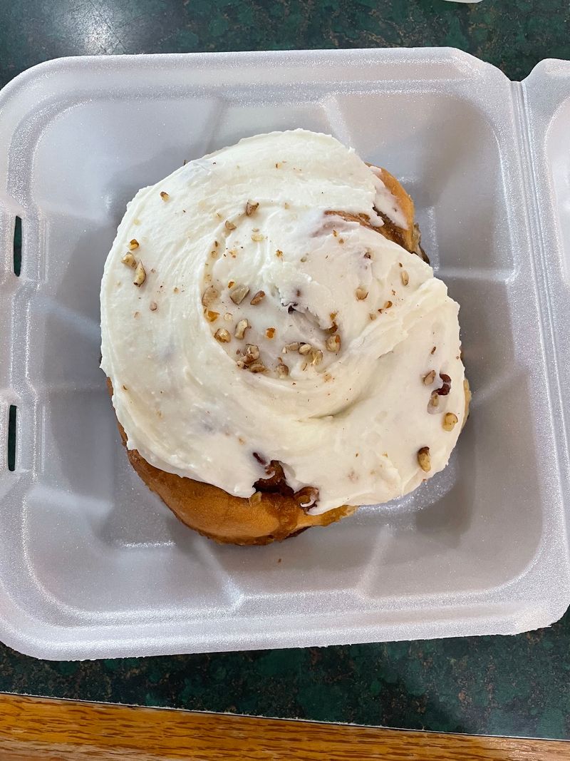 The Cinnamon Rolls At This Michigan Cafe Are So Massive They Barely Fit On The Plate - Decor Hint Cookies And Pies Steal Scenes
