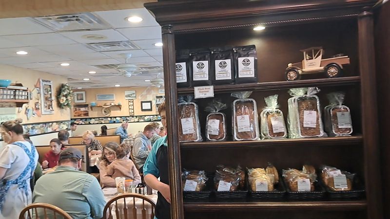 Peanut Butter Pie Sells Out By The Slice At This Amish Restaurant In Florida - Decor Hint A Market Next Door Stocked With Amish Favorites