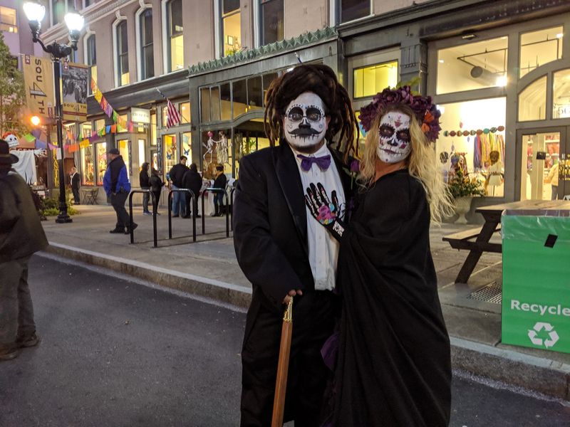 Catrinas Strut Their Stuff In A Dazzling Procession