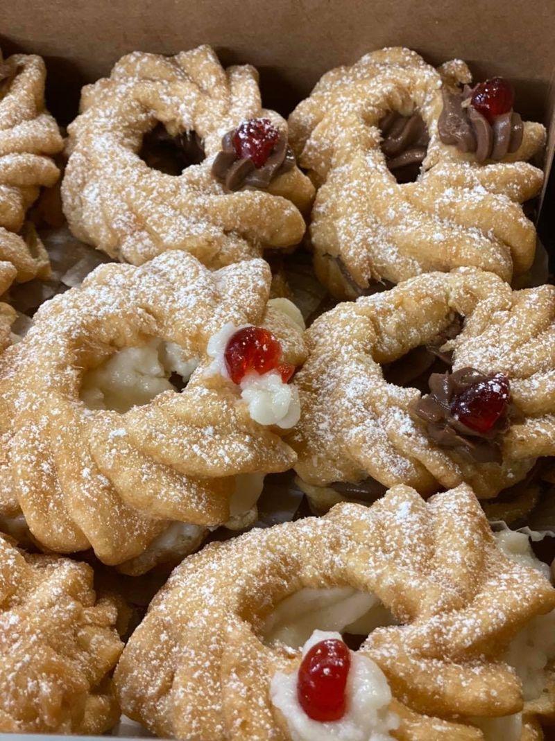 This Connecticut Italian Bakery Makes Pastries That Could Give Rome A Run For Its Money - Decor Hint Lobster Tails, Buccinotti, And Other Pastry Case Treasures