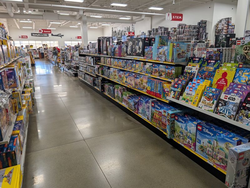 This Nebraska Hobby Shop Is A Go-To Stop For Model Kits, RC Cars, And Hobby Supplies - Decor Hint Board Games, Puzzles and Toys for Every Age