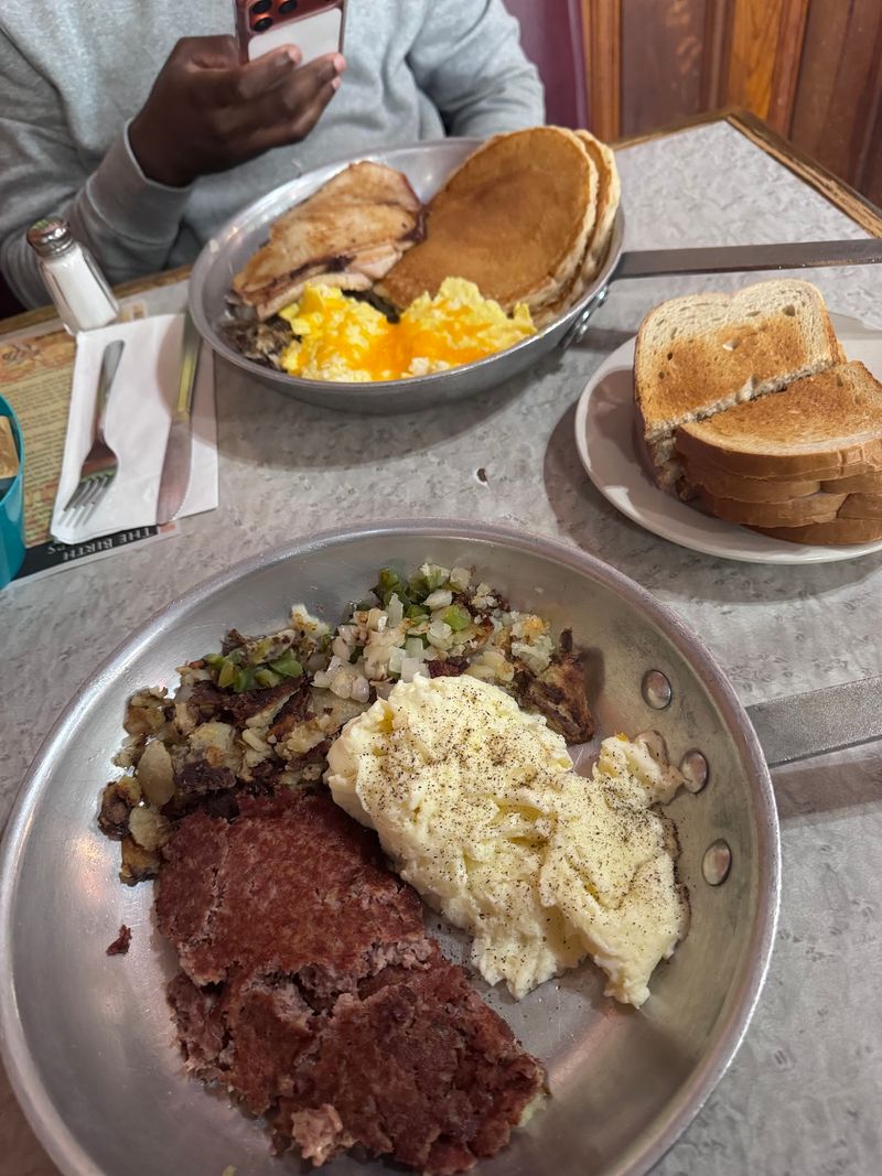 Why This Skillet Breakfast Earns A Spot On Your Next Pennsylvania Road Trip