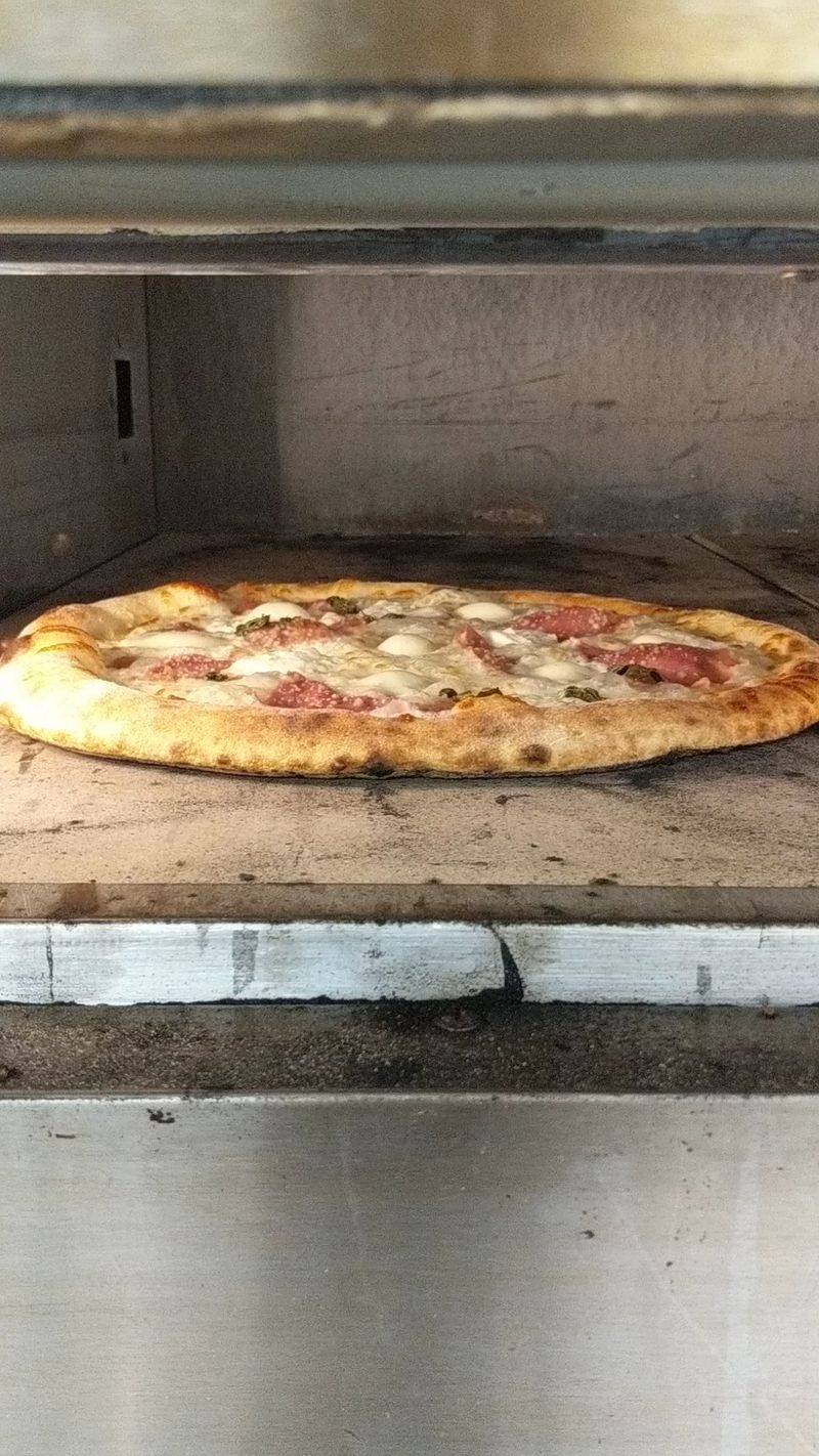 New Haven-Style Apizza Takes Center Stage