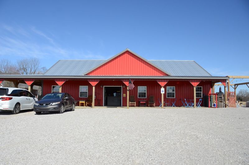 These 10 Kentucky Farms Raise Their Own Beef And Let You Take It Straight Home To Your Table - Decor Hint 3H Farm's Market
