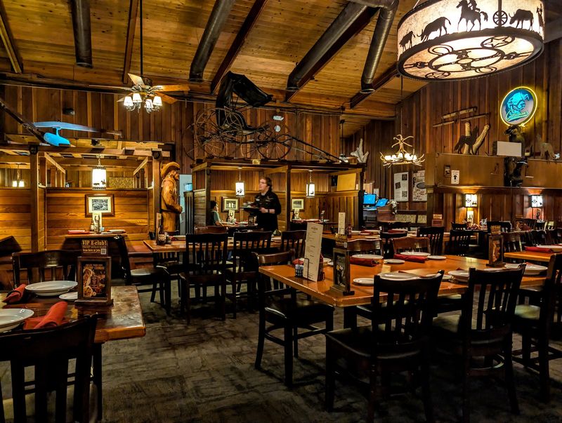 Cattlemens Dixon: The Road Trip Pit Stop You Need