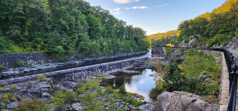 10 Quiet Connecticut Towns That Still Feel Peaceful And Undiscovered By Tourists - Decor Hint Union