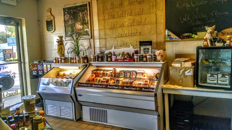 9 Secret Kentucky Fish Markets Where Locals Stock Up On Fresh Seafood For Dinner - Decor Hint Rian's Fatted Calf Meat Shoppe