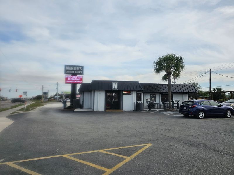 Fresh-Baked Bread, Deli Sandwiches, And Homemade Jams All Share One Roof At This Florida Mennonite Market - Decor Hint Room To Linger Inside Or Under The Awning