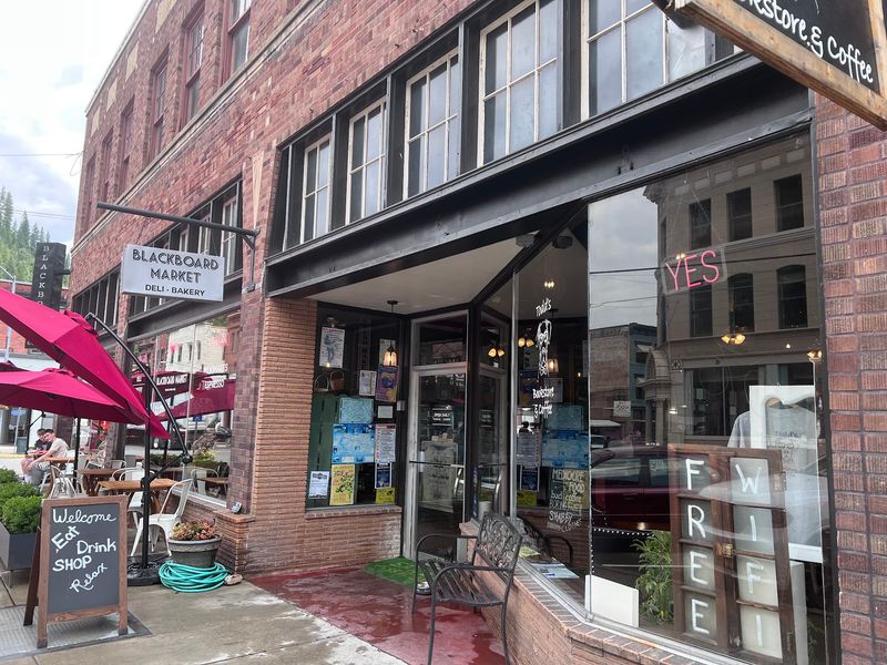 This Idaho Bookstore Has Upstairs Seating For Reading And A Cafe Where Lunch Ends With Warm Berry Pie - Decor Hint Plan A Slow Afternoon Around 600 Cedar Street