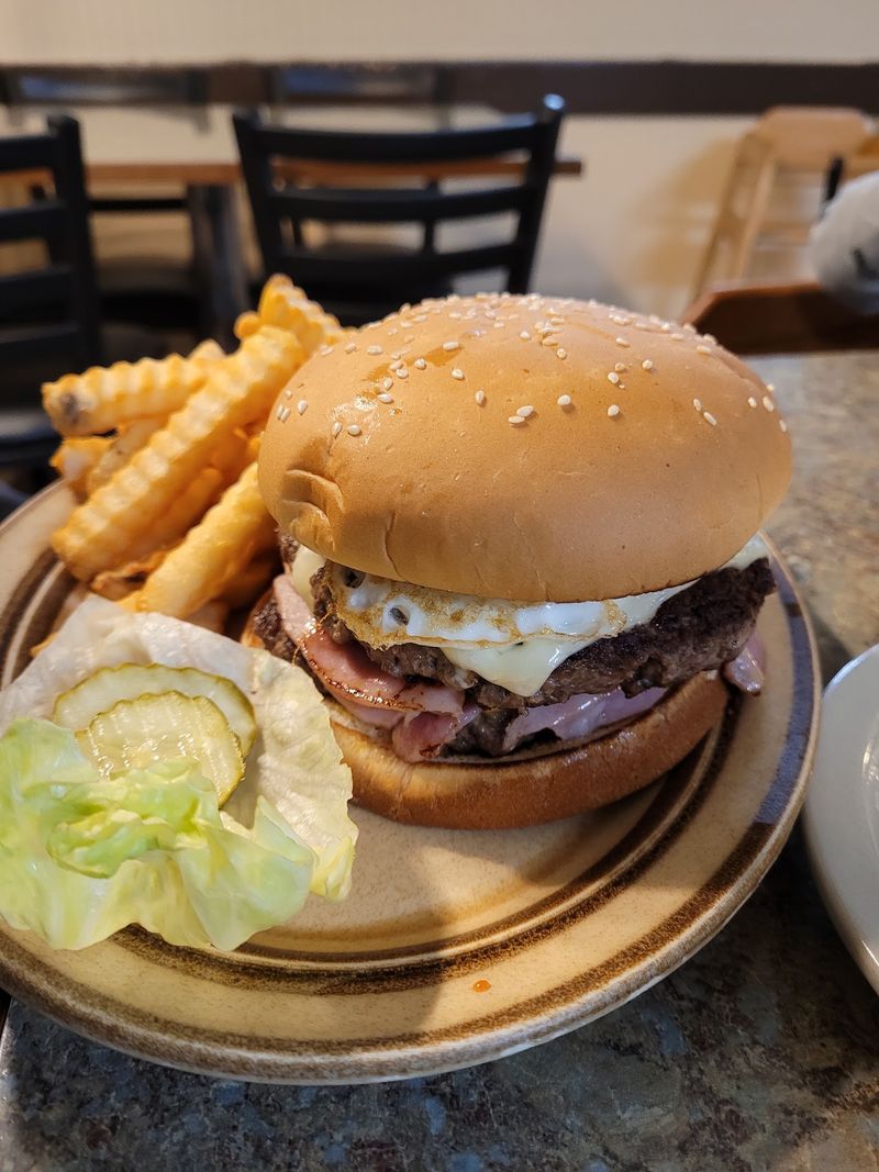 Fresh Buns, Hand-Cut Fries, And A Club Burger Worth Remembering