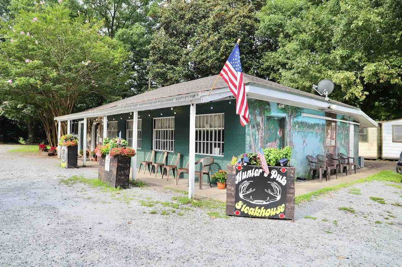 Hunter's Pub and Steakhouse