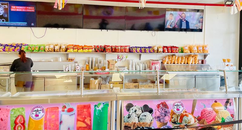A Spanish-Speaking Counter With A Warm Welcome