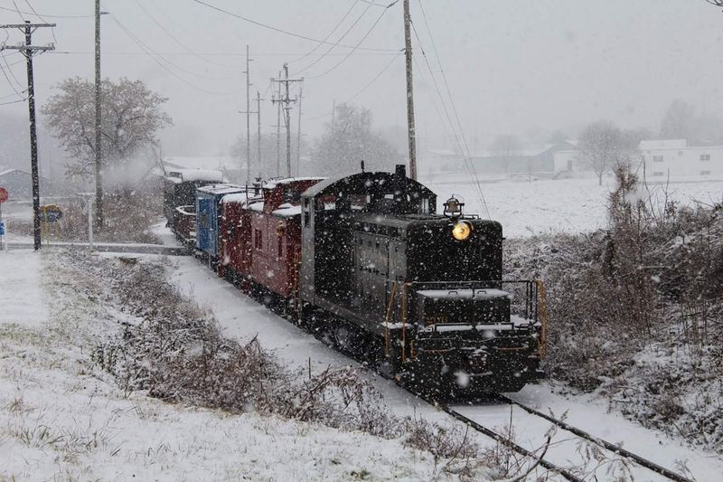 Pennsylvania's Magical Christmas Train Brings Santa To Every Child With Hot Chocolate And A Story - Decor Hint Gifts From Mrs. Claus Too