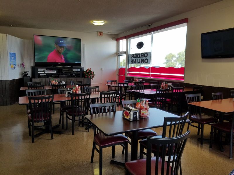 11 Secret California BBQ Joints Most Tourists Walk Right Past - Decor Hint BBQ Land, Santa Maria