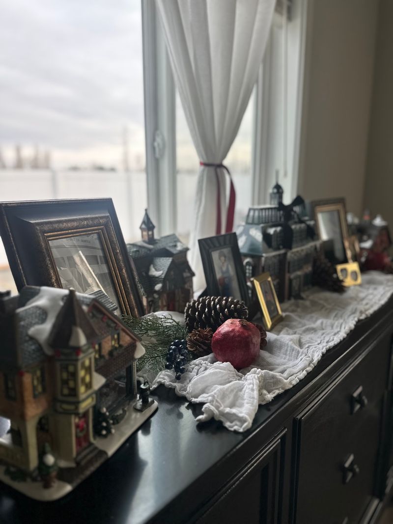 This Surprisingly Big Idaho Vintage Market Sends You Home With Fair-Priced Finds From Numerous Booths - Decor Hint Christmas Ornaments And Holiday Gifting