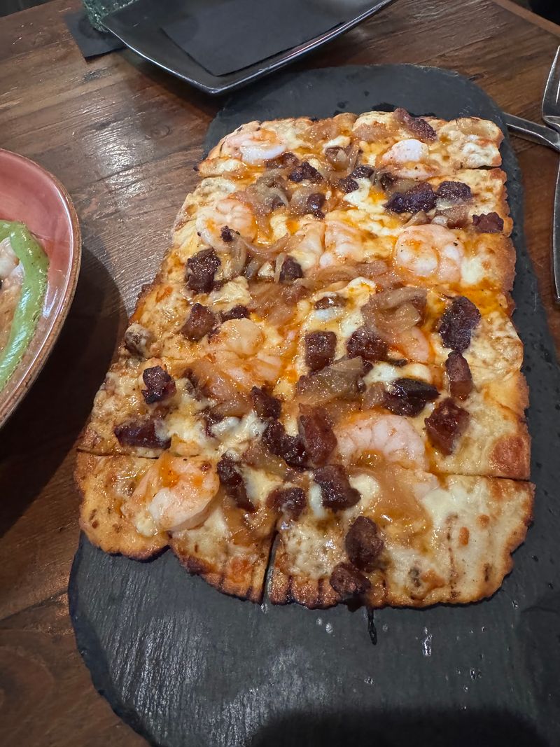 This Southern California Restaurant Has An Entirely Gluten-Free Kitchen And Diners Travel From Far And Wide To Try It - Decor Hint Flatbreads Worth Sharing